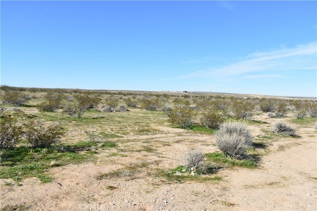 25 Frontier, Helendale, CA 92342