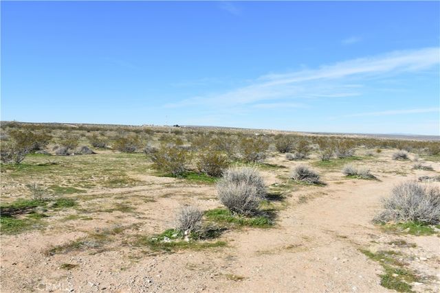 25 Frontier, Helendale, CA 92342