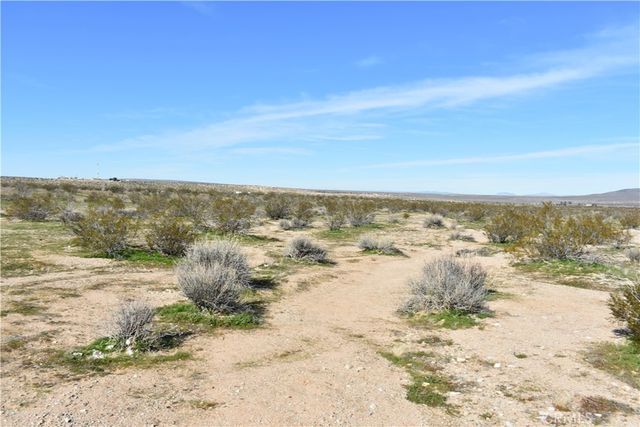 25 Frontier, Helendale, CA 92342