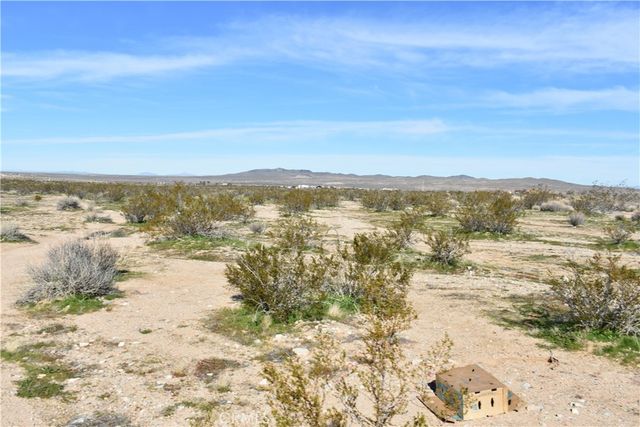 25 Frontier, Helendale, CA 92342
