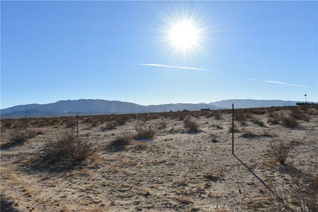 25 Frontier, Helendale, CA 92342