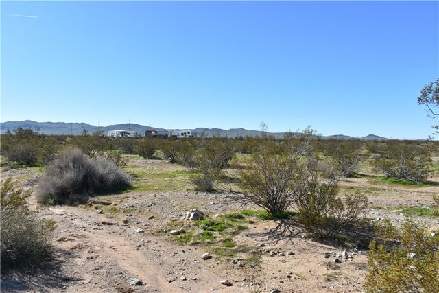 25 Frontier, Helendale, CA 92342