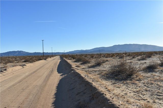 25 Frontier, Helendale, CA 92342