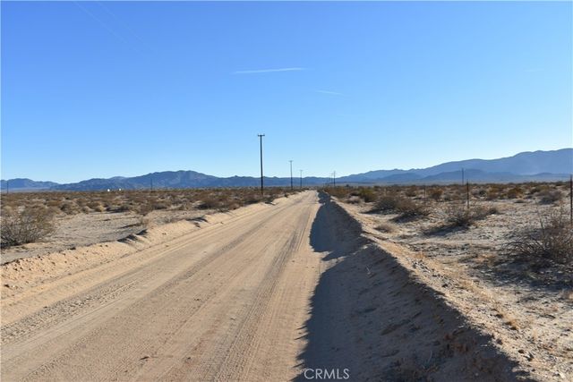 25 Frontier, Helendale, CA 92342