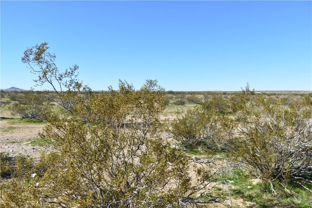 25 Frontier, Helendale, CA 92342