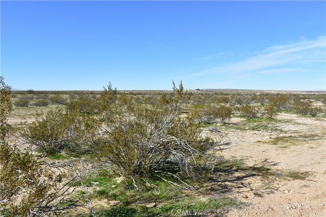 25 Frontier, Helendale, CA 92342