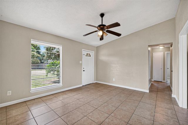 3307 Fern Rock Drive, La Porte, TX 77571