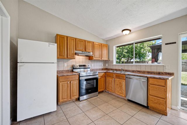3307 Fern Rock Drive, La Porte, TX 77571