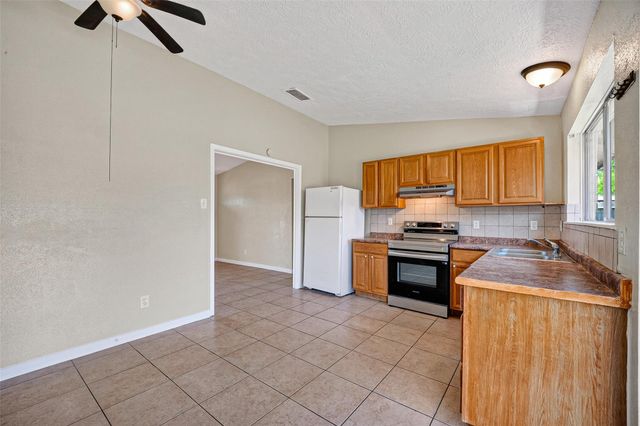 3307 Fern Rock Drive, La Porte, TX 77571