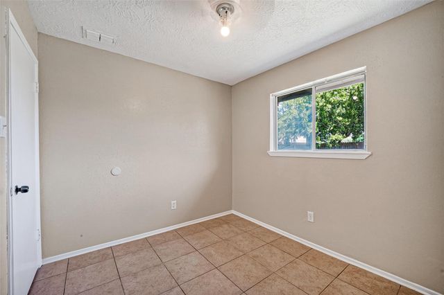 3307 Fern Rock Drive, La Porte, TX 77571