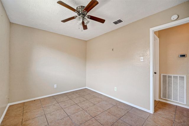 3307 Fern Rock Drive, La Porte, TX 77571
