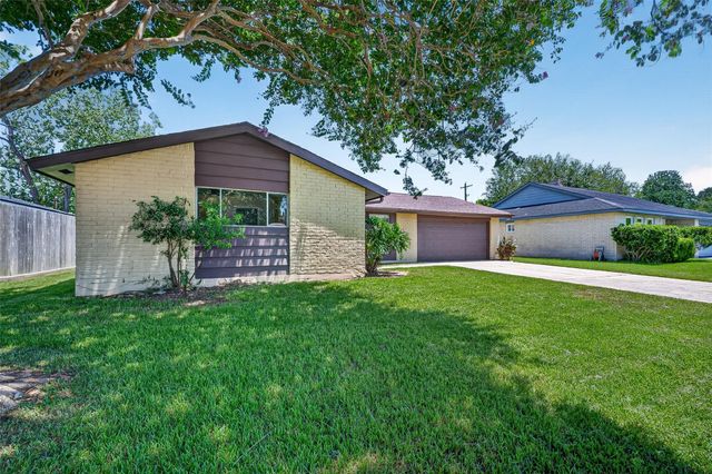 3307 Fern Rock Drive, La Porte, TX 77571