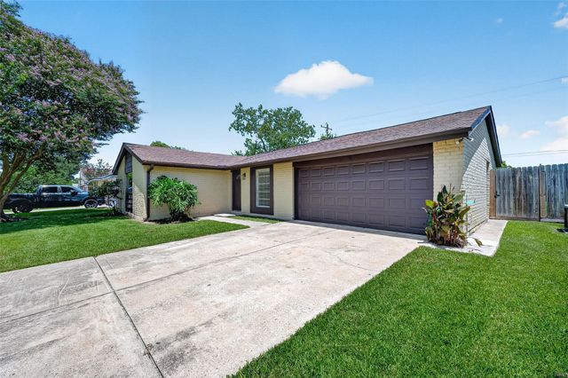 3307 Fern Rock Drive, La Porte, TX 77571