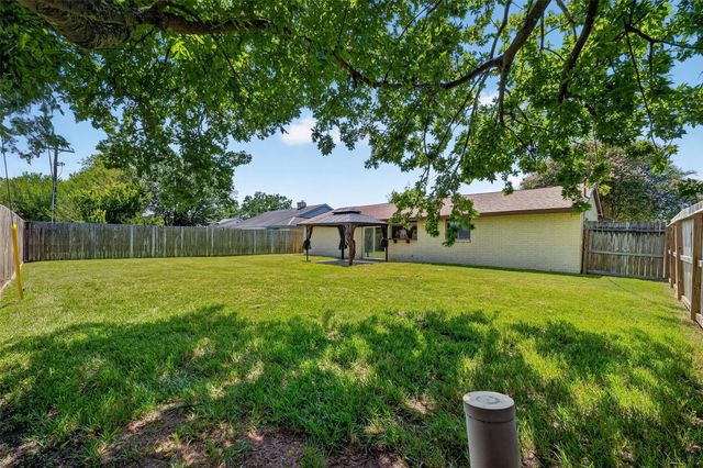 3307 Fern Rock Drive, La Porte, TX 77571