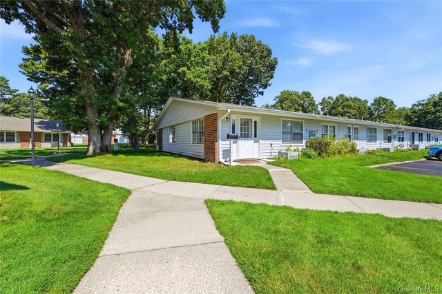 232 Blackpool Court F, Ridge, NY 11961