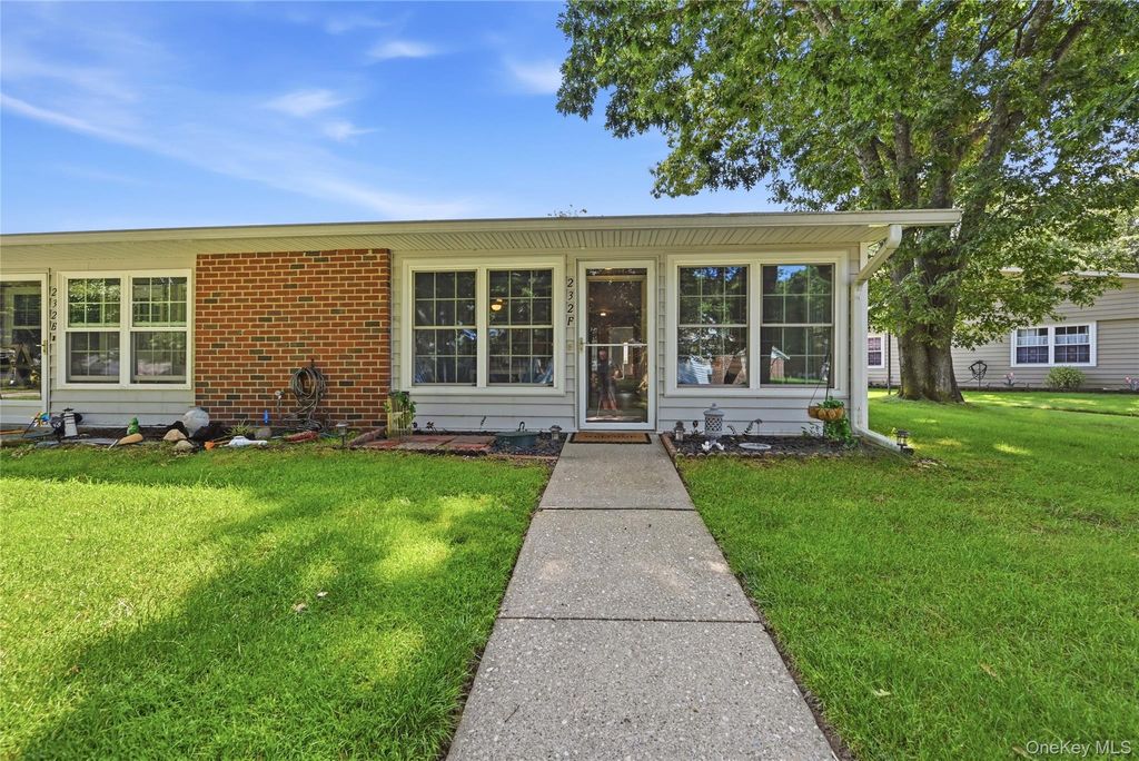 232 Blackpool Court F, Ridge, NY 11961
