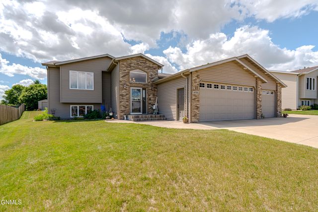 4701 Kost Drive, Bismarck, ND 58503 property photo