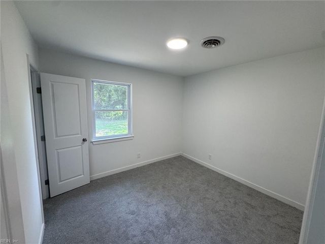 1018 Rowe ST, Hampton, VA 23669