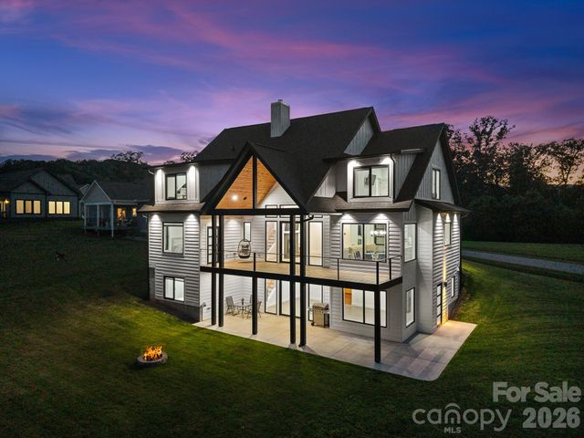1026 Hillside Ridge Road, Candler, NC 28715