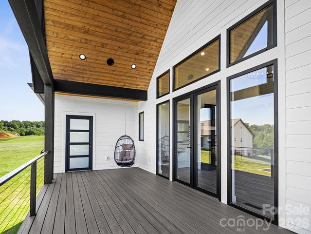 1026 Hillside Ridge Road, Candler, NC 28715