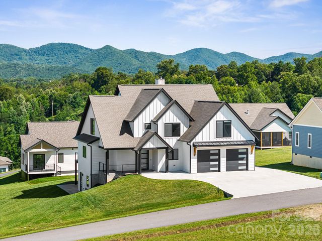 1026 Hillside Ridge Road, Candler, NC 28715
