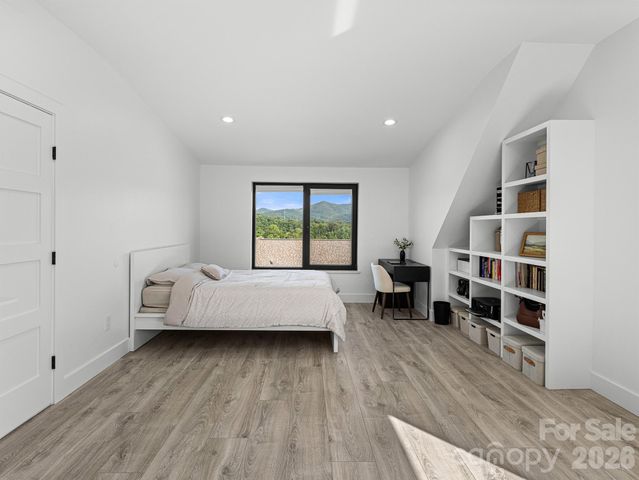1026 Hillside Ridge Road, Candler, NC 28715