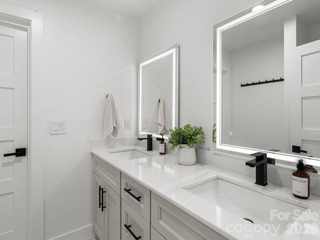 1026 Hillside Ridge Road, Candler, NC 28715
