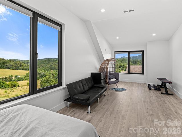 1026 Hillside Ridge Road, Candler, NC 28715