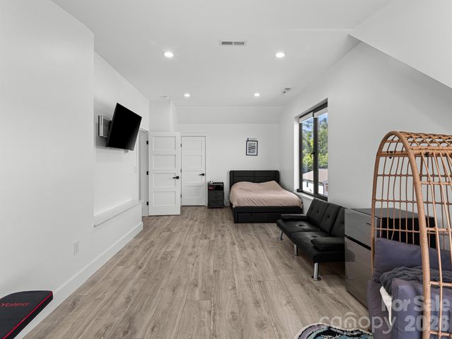 1026 Hillside Ridge Road, Candler, NC 28715