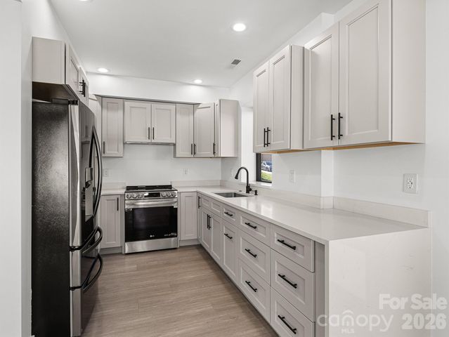 1026 Hillside Ridge Road, Candler, NC 28715