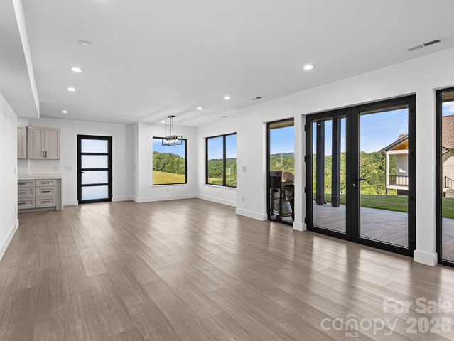 1026 Hillside Ridge Road, Candler, NC 28715