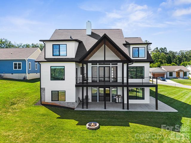 1026 Hillside Ridge Road, Candler, NC 28715