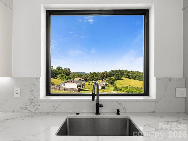 1026 Hillside Ridge Road, Candler, NC 28715