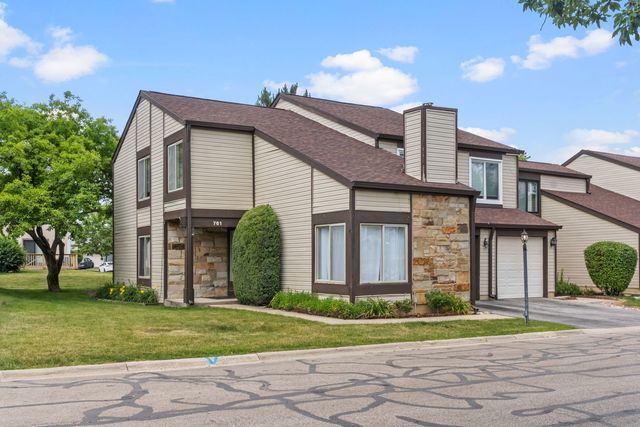 761 Colorado Court, Carol Stream, IL 60188
