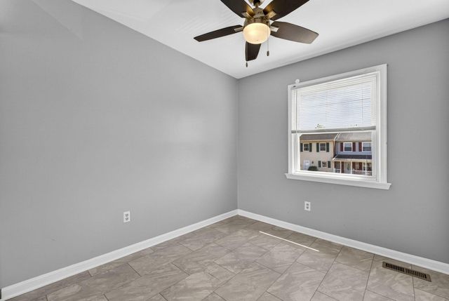 8636 NEWTON PL, Manassas, VA 20111