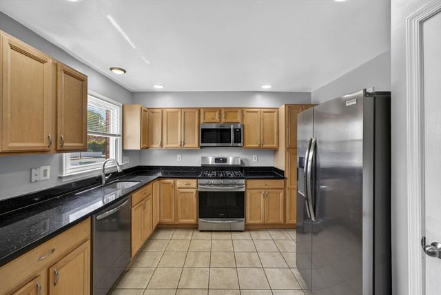 8636 NEWTON PL, Manassas, VA 20111