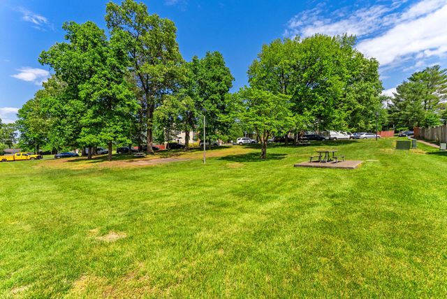 8636 NEWTON PL, Manassas, VA 20111