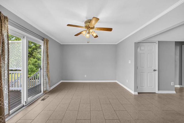 8636 NEWTON PL, Manassas, VA 20111