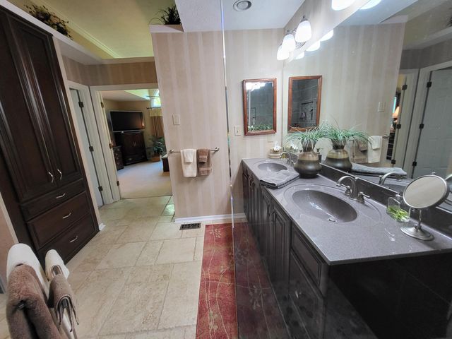 1943 Cliffview Lane, Florence, KY 41042