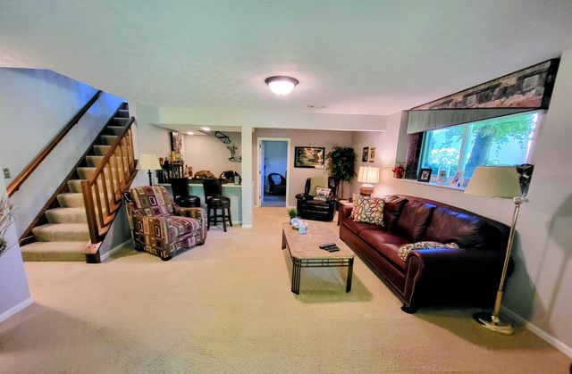 1943 Cliffview Lane, Florence, KY 41042