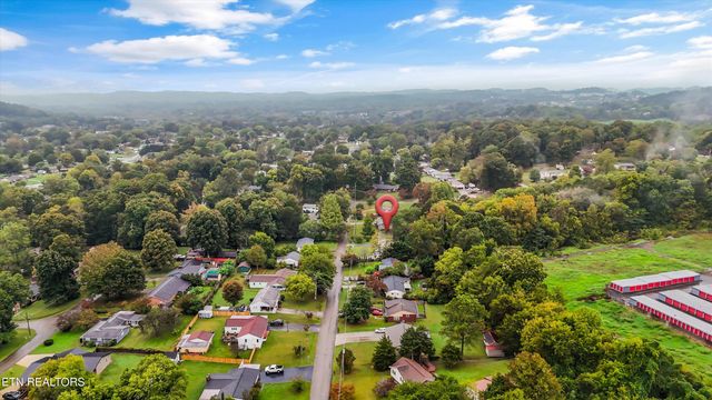 2001 Nandina Drive, Knoxville, TN 37912
