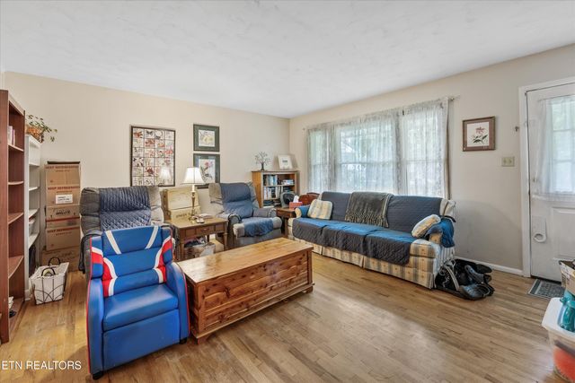 2001 Nandina Drive, Knoxville, TN 37912