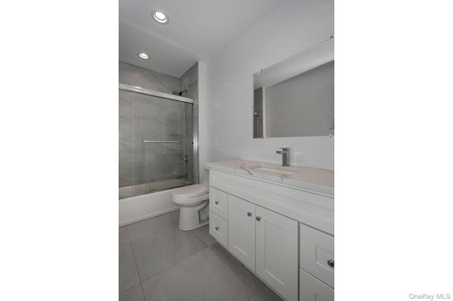 1 Wallace Court 5, Valley Stream, NY 11580