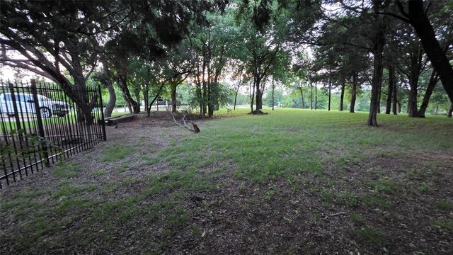 2776 S Lakeview Drive, Cedar Hill, TX 75104