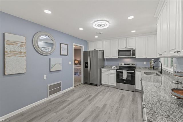 418 Fox Hill RD, Hampton, VA 23669