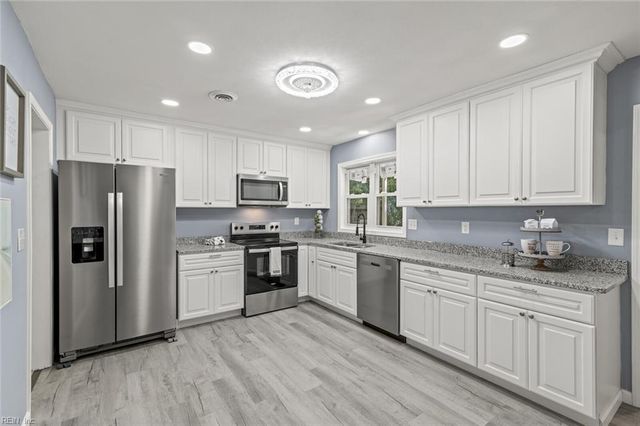 418 Fox Hill RD, Hampton, VA 23669