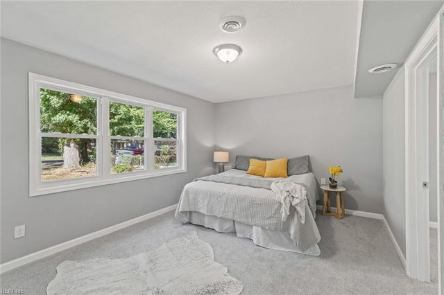 418 Fox Hill RD, Hampton, VA 23669