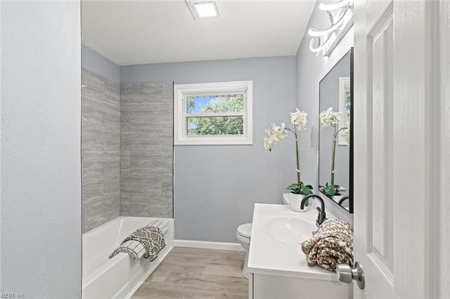 418 Fox Hill RD, Hampton, VA 23669