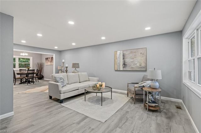 418 Fox Hill RD, Hampton, VA 23669