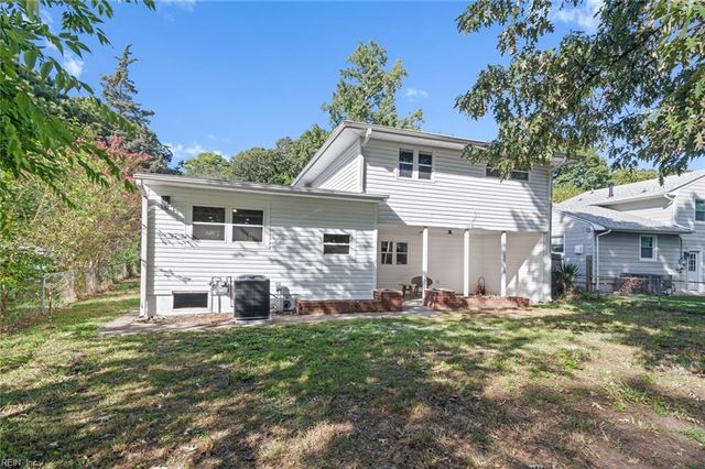 418 Fox Hill RD, Hampton, VA 23669